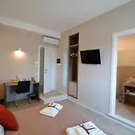 Graffiti Bed & Breakfast 3*